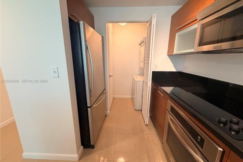 Condominio en alquiler en Miami, Florida, 1 dormitorio, 74.88 m2 № 2154051 - foto 7