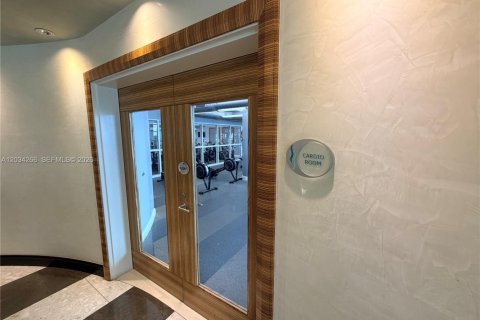 Condominio en alquiler en Miami, Florida, 1 dormitorio, 74.88 m2 № 2154051 - foto 16