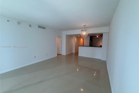 Condominio en alquiler en Miami, Florida, 1 dormitorio, 74.88 m2 № 2154051 - foto 4