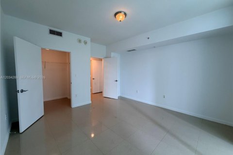 Condominio en alquiler en Miami, Florida, 1 dormitorio, 74.88 m2 № 2154051 - foto 9