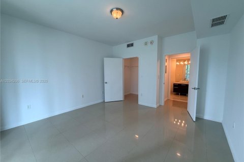 Condominio en alquiler en Miami, Florida, 1 dormitorio, 74.88 m2 № 2154051 - foto 10