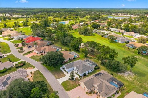 House in Weeki Wachee, Florida 3 bedrooms, 233.46 sq.m. № 2306264 - photo 5