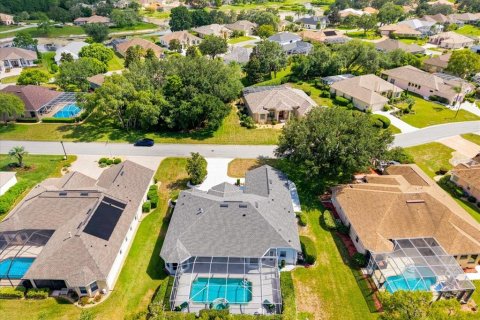 House in Weeki Wachee, Florida 3 bedrooms, 233.46 sq.m. № 2306264 - photo 11