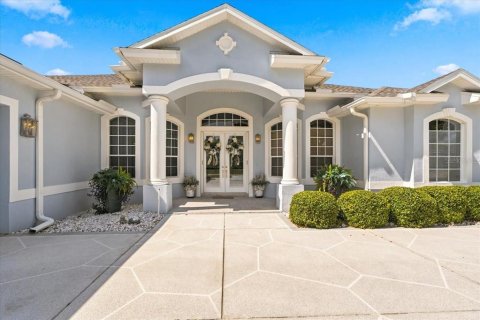 House in Weeki Wachee, Florida 3 bedrooms, 233.46 sq.m. № 2306264 - photo 18