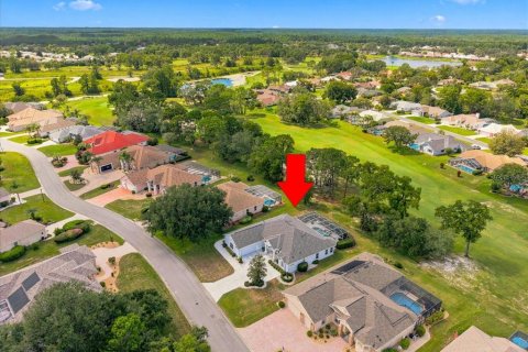 House in Weeki Wachee, Florida 3 bedrooms, 233.46 sq.m. № 2306264 - photo 6