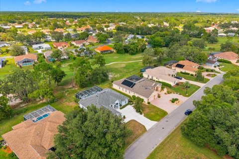 House in Weeki Wachee, Florida 3 bedrooms, 233.46 sq.m. № 2306264 - photo 3