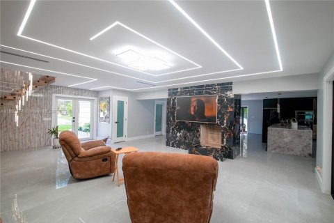 Casa en venta en Homestead, Florida, 6 dormitorios, 270.72 m2 № 1945811 - foto 16