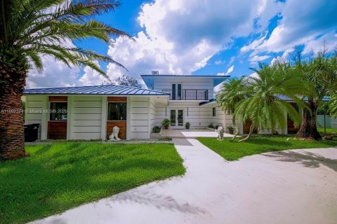 Casa en venta en Homestead, Florida, 6 dormitorios, 270.72 m2 № 1945811 - foto 2