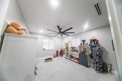 Casa en venta en Homestead, Florida, 6 dormitorios, 270.72 m2 № 1945811 - foto 29
