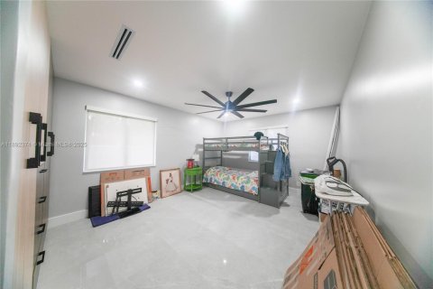 Casa en venta en Homestead, Florida, 6 dormitorios, 270.72 m2 № 1945811 - foto 30