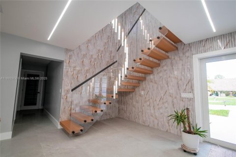 Casa en venta en Homestead, Florida, 6 dormitorios, 270.72 m2 № 1945811 - foto 13