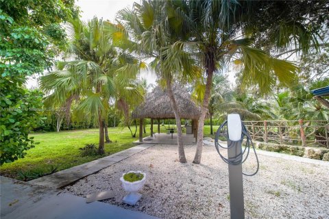 Casa en venta en Homestead, Florida, 6 dormitorios, 270.72 m2 № 1945811 - foto 4