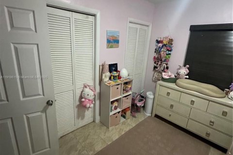 Casa en venta en Miami, Florida, 3 dormitorios, 131.36 m2 № 1973982 - foto 14