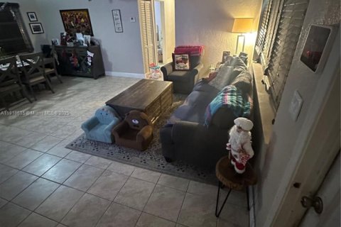 Casa en venta en Miami, Florida, 3 dormitorios, 131.36 m2 № 1973982 - foto 6