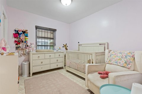 Casa en venta en Miami, Florida, 3 dormitorios, 131.36 m2 № 1973982 - foto 24
