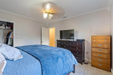 Casa en venta en Miami, Florida, 3 dormitorios, 131.36 m2 № 1973982 - foto 19