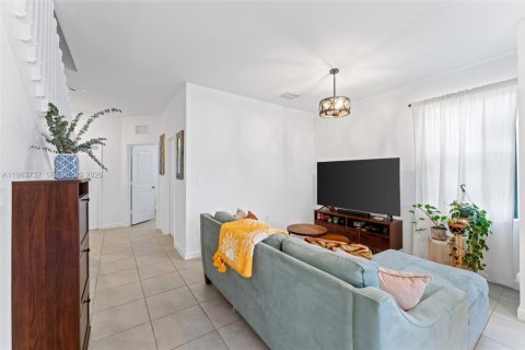 Touwnhouse à vendre à Homestead, Floride: 3 chambres, 123.37 m2 № 2025647 - photo 5