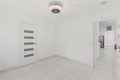 Villa ou maison à louer à North Port, Floride: 3 chambres, 131.36 m2 № 2116462 - photo 20