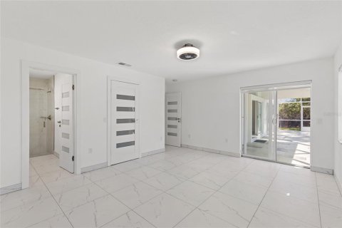 Villa ou maison à louer à North Port, Floride: 3 chambres, 131.36 m2 № 2116462 - photo 16