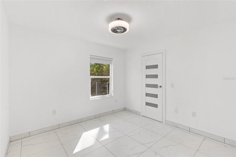 Villa ou maison à louer à North Port, Floride: 3 chambres, 131.36 m2 № 2116462 - photo 19