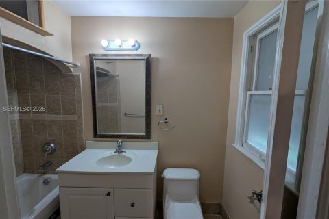 Снять в аренду виллу или дом в Холливуд, Флорида 1 спальня, 65.12м2, № 2003173 - фото 4