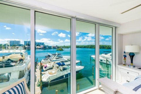 Condo in Sunny Isles Beach, Florida, 2 bedrooms  № 1812050 - photo 4