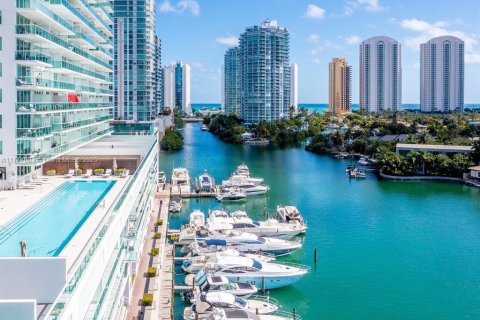 Condo in Sunny Isles Beach, Florida, 2 bedrooms  № 1812050 - photo 25