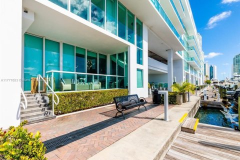 Condo in Sunny Isles Beach, Florida, 2 bedrooms  № 1812050 - photo 20