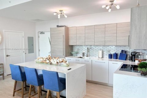Condo in Sunny Isles Beach, Florida, 2 bedrooms  № 1812050 - photo 6