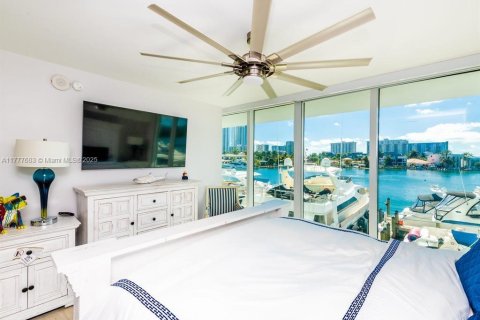 Condo in Sunny Isles Beach, Florida, 2 bedrooms  № 1812050 - photo 7