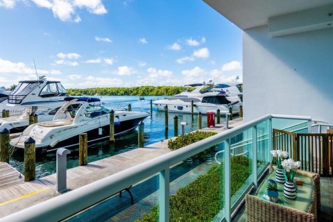 Condo in Sunny Isles Beach, Florida, 2 bedrooms  № 1812050 - photo 19