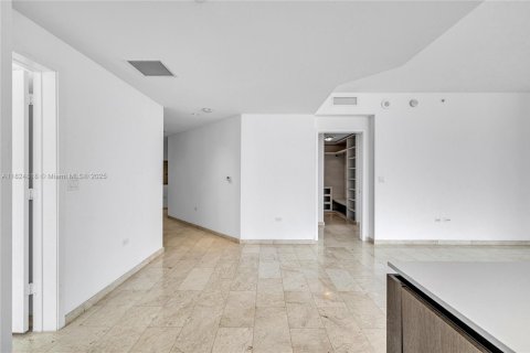 Купить кондоминиум в Майами, Флорида 2 спальни, 117.52м2, № 1938052 - фото 8
