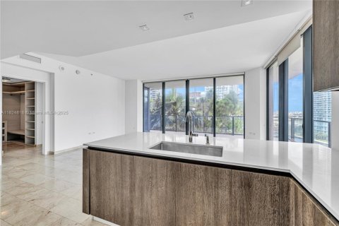 Copropriété à vendre à Miami, Floride: 2 chambres, 117.52 m2 № 1938052 - photo 7