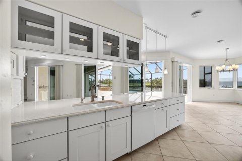 Villa ou maison à vendre à Port Charlotte, Floride: 4 chambres, 301.93 m2 № 1904772 - photo 13