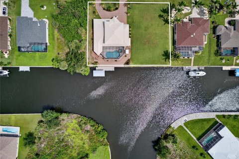 Villa ou maison à vendre à Port Charlotte, Floride: 4 chambres, 301.93 m2 № 1904772 - photo 2