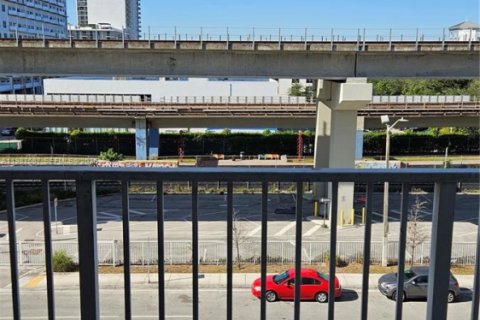 Condominio en alquiler en Miami, Florida, 1 dormitorio, 53.42 m2 № 2048893 - foto 8