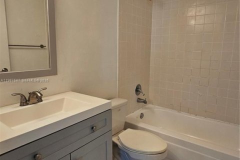 Condominio en alquiler en Miami, Florida, 1 dormitorio, 53.42 m2 № 2048893 - foto 7