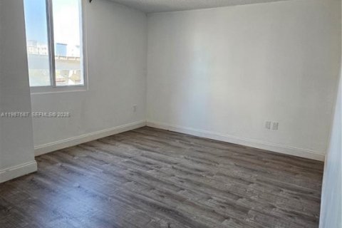 Condominio en alquiler en Miami, Florida, 1 dormitorio, 53.42 m2 № 2048893 - foto 6