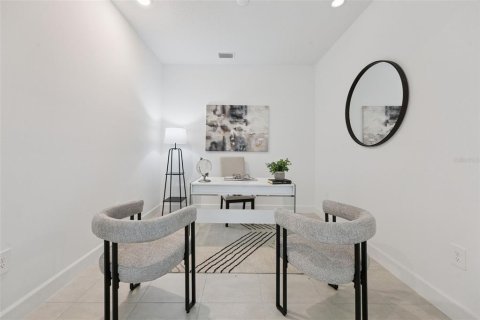 House in Winter Garden, Florida 4 bedrooms, 271.92 sq.m. № 2393563 - photo 8