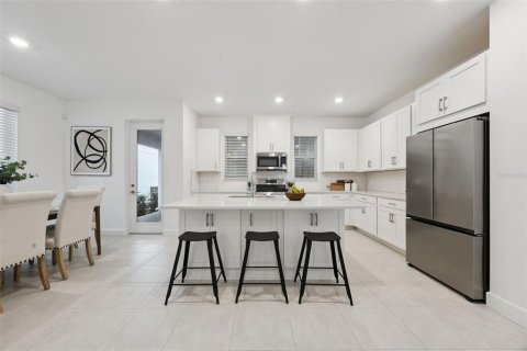 House in Winter Garden, Florida 4 bedrooms, 271.92 sq.m. № 2393563 - photo 17