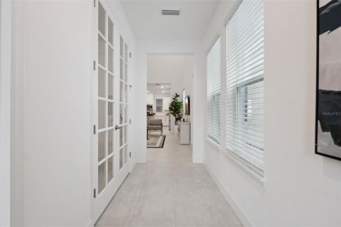 House in Winter Garden, Florida 4 bedrooms, 271.92 sq.m. № 2393563 - photo 4