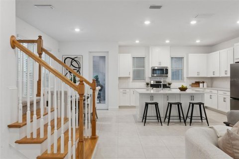 House in Winter Garden, Florida 4 bedrooms, 271.92 sq.m. № 2393563 - photo 21