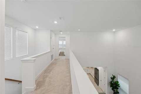 House in Winter Garden, Florida 4 bedrooms, 271.92 sq.m. № 2393563 - photo 25