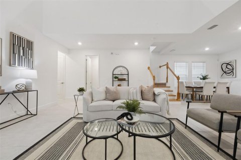 House in Winter Garden, Florida 4 bedrooms, 271.92 sq.m. № 2393563 - photo 10