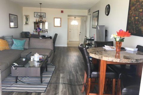 Copropriété à vendre à Miami, Floride: 1 chambre, 85.56 m2 № 1970428 - photo 4