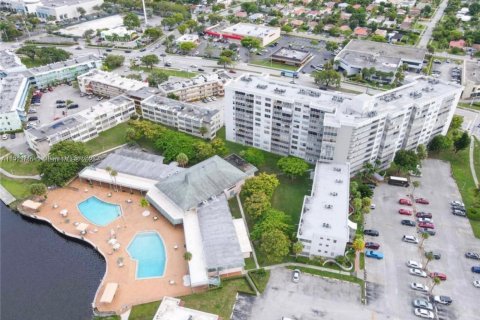 Copropriété à vendre à Miami, Floride: 1 chambre, 85.56 m2 № 1970428 - photo 14