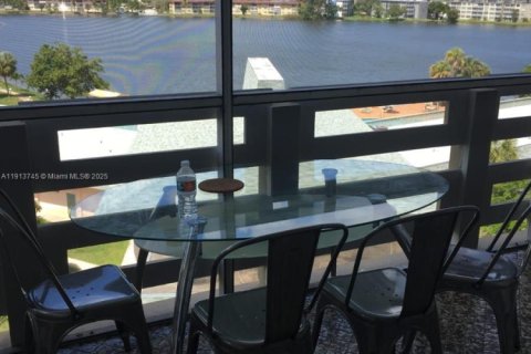 Copropriété à vendre à Miami, Floride: 1 chambre, 85.56 m2 № 1970428 - photo 16