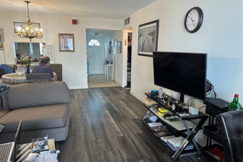 Copropriété à vendre à Miami, Floride: 1 chambre, 85.56 m2 № 1970428 - photo 3