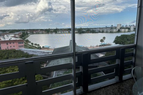 Copropriété à vendre à Miami, Floride: 1 chambre, 85.56 m2 № 1970428 - photo 1