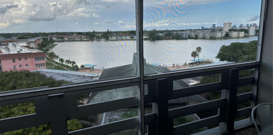 Condo à Miami, Floride, 1 chambre  № 1970428